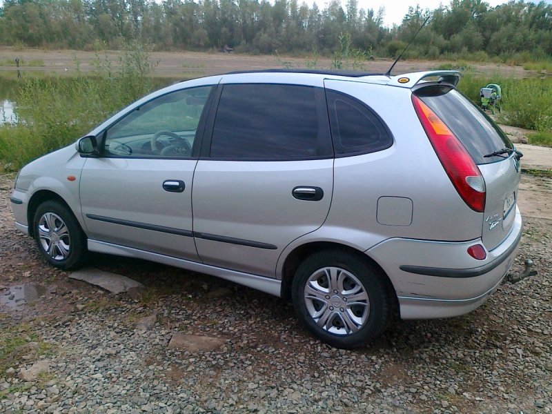 Nissan Almera n16 Tino