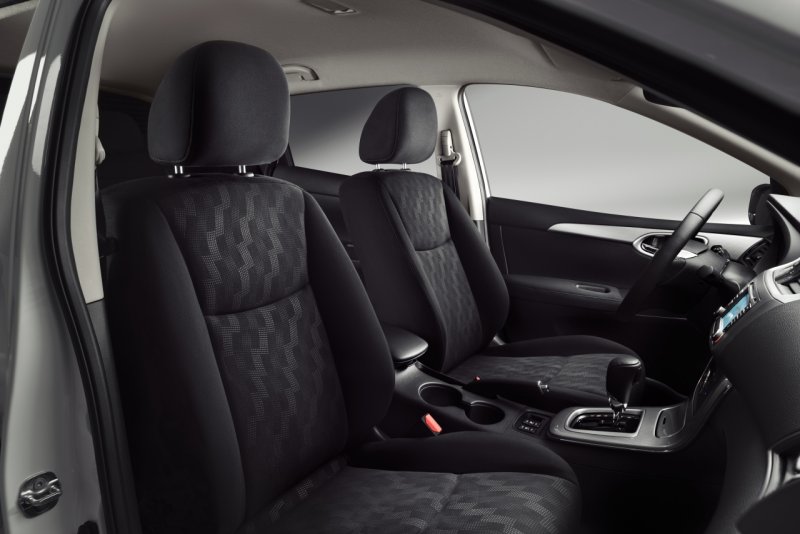 Nissan Tiida 2015 интерьер