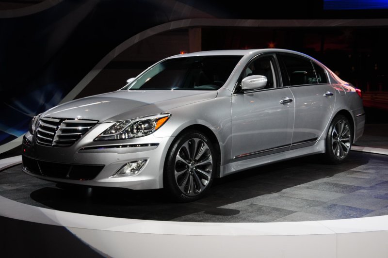 Hyundai Genesis 2012