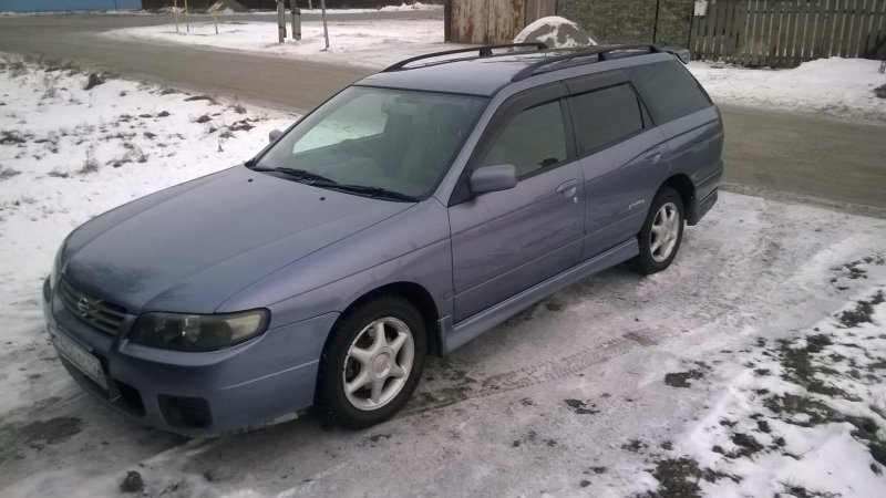 Nissan Avenir 1991 универсал