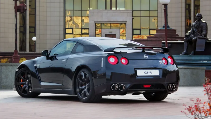 Nissan GTR r35 черный