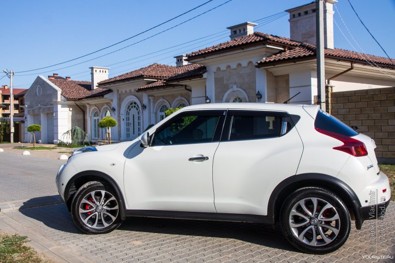 Nissan Juke White