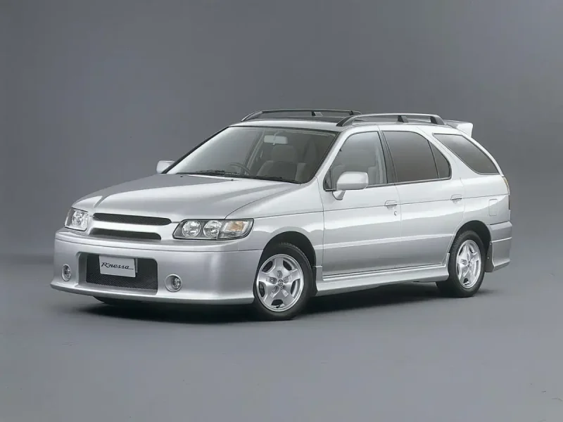 Nissan r nessa 1998