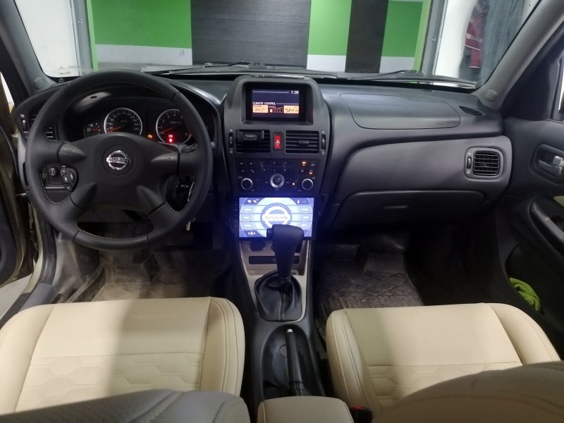 Nissan Almera n16 салон