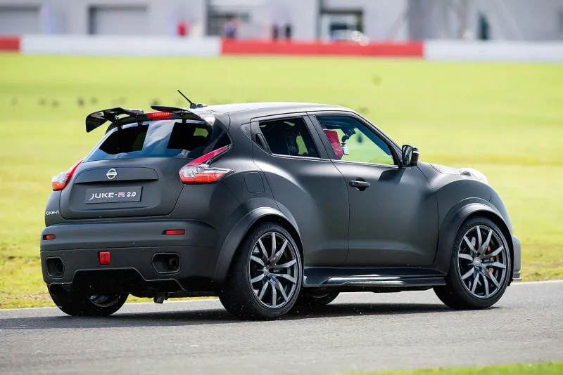 Nissan Juke r 2.0