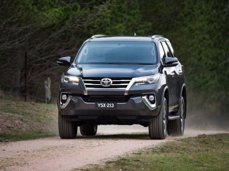 Toyota Fortuner 2016