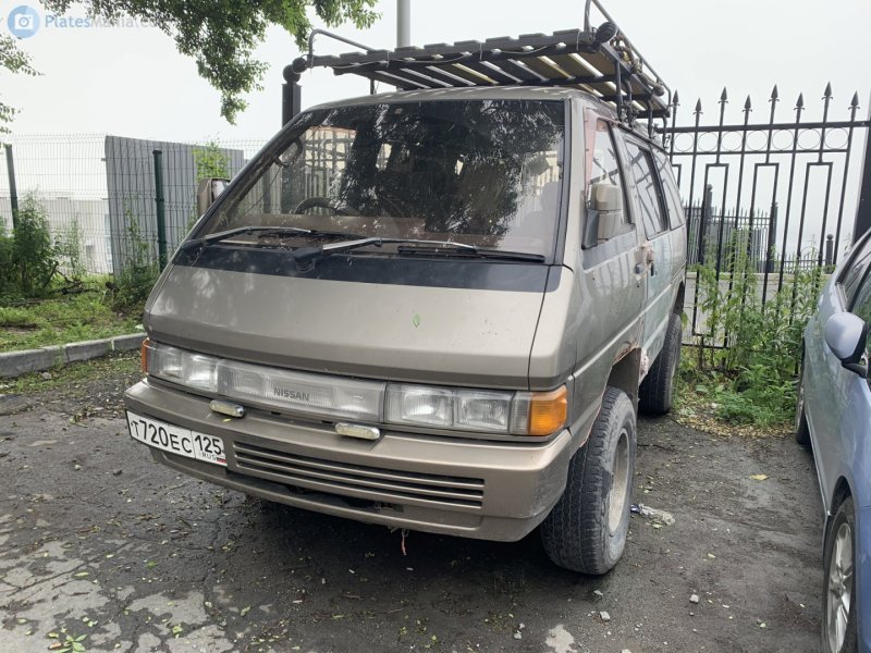 Nissan Vanette largo