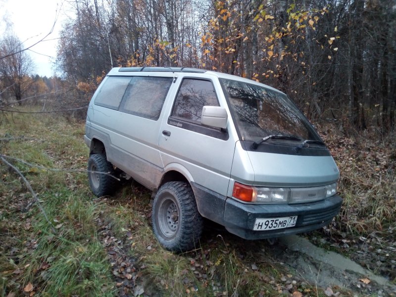 Nissan largo 1990