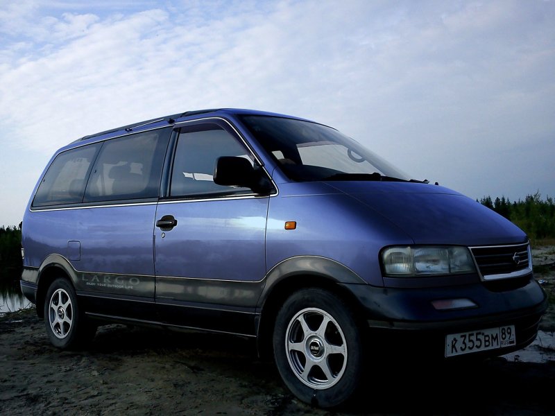 Nissan largo, 1995 год