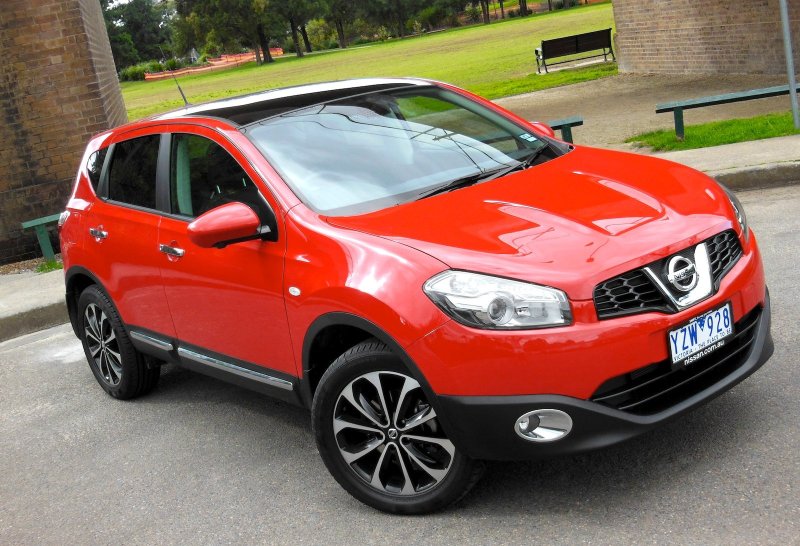 Nissan Qashqai j10 красный