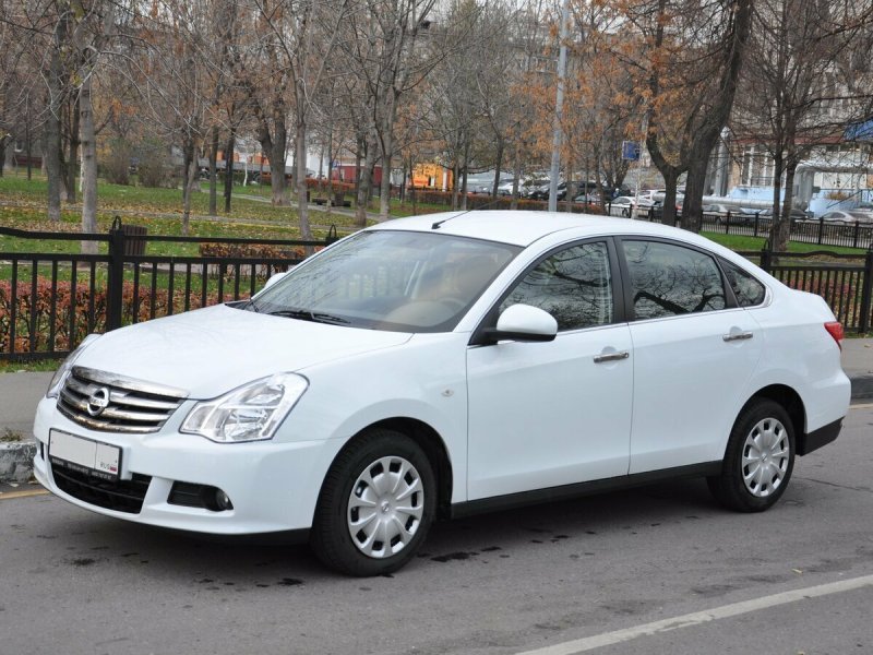 Nissan Almera белый 2015