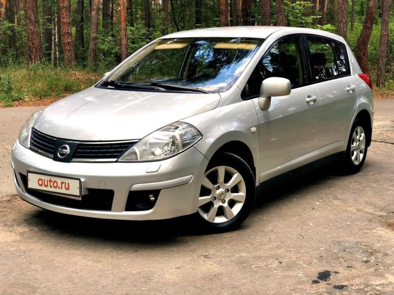 Nissan Tiida 2010