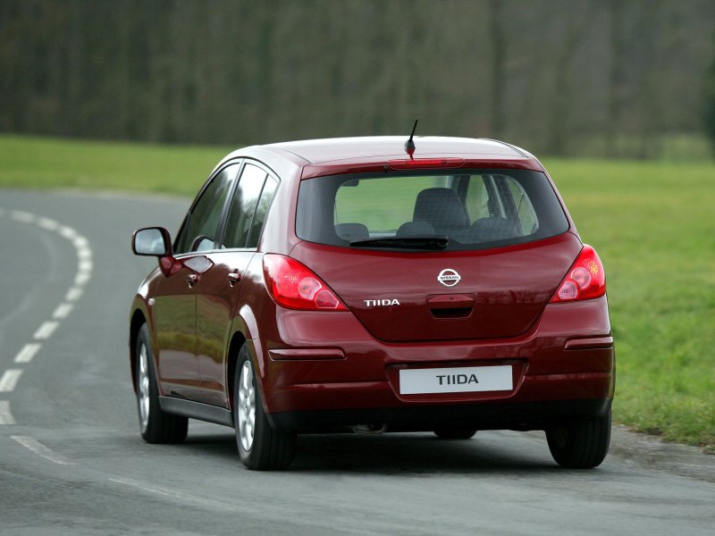 Nissan Tiida 1