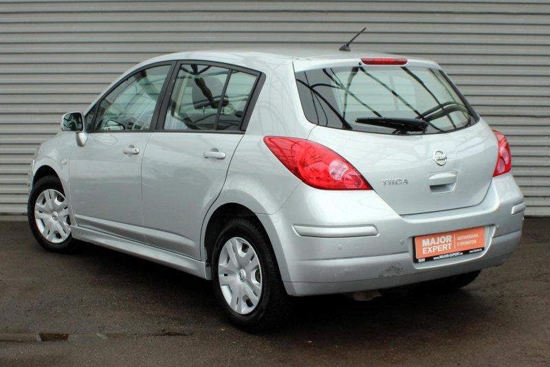 Nissan Tiida 2005