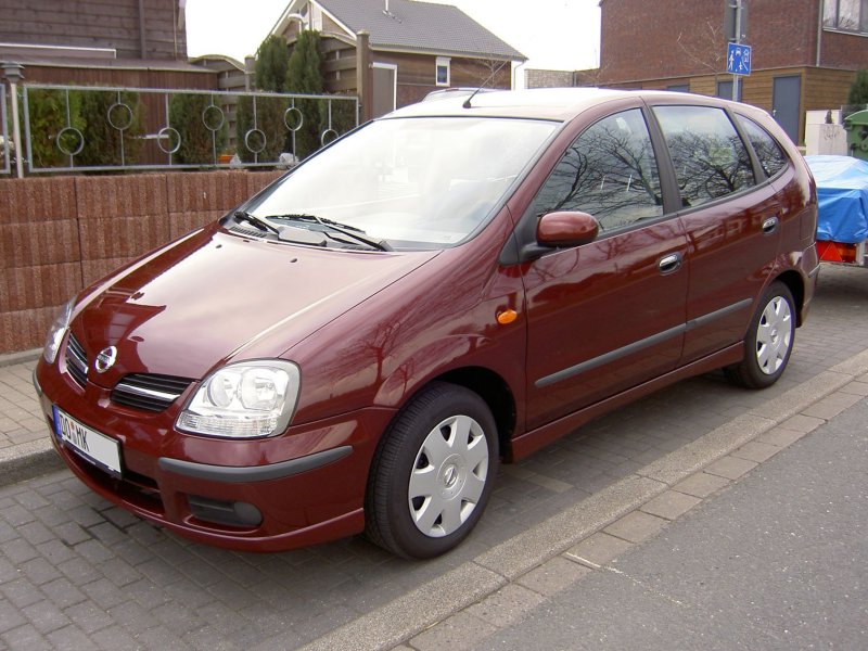 Nissan Almera Tino