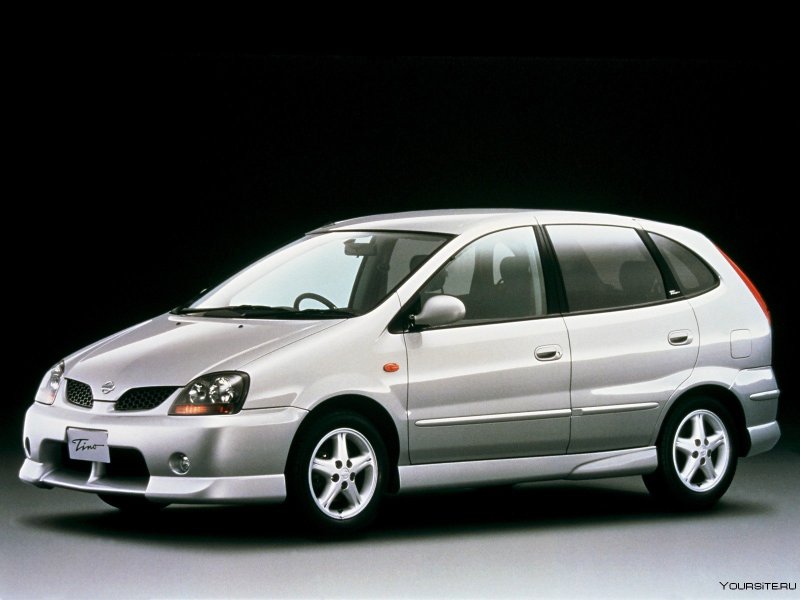 Nissan Tino 2000