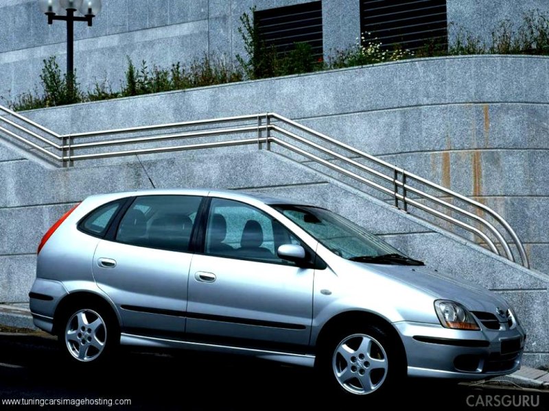 Nissan Almera Tino 2000