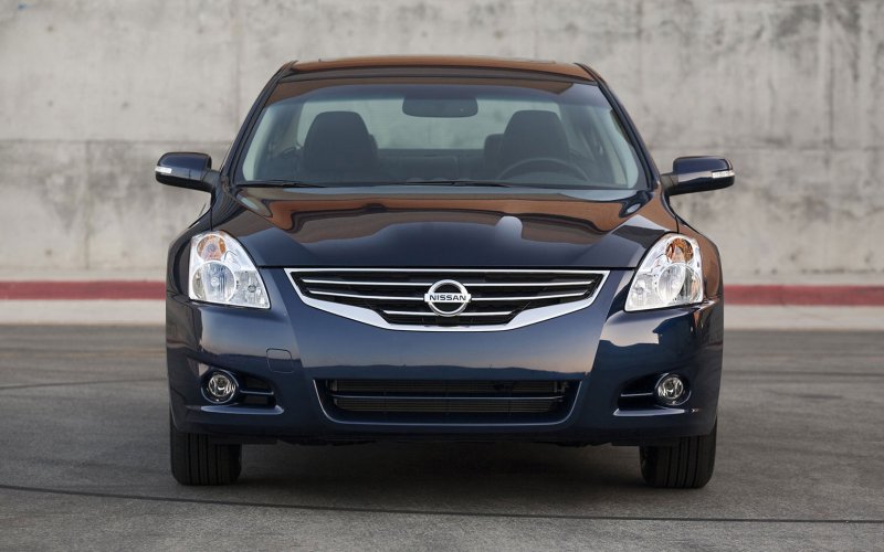 Nissan Altima 2010 седан