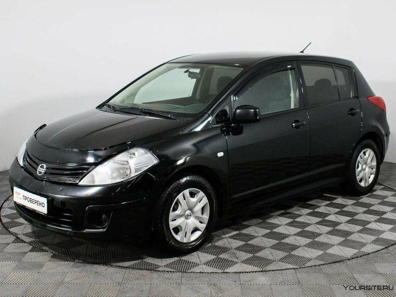 Nissan Tiida 2013 хэтчбек