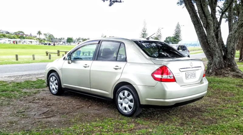 Nissan Latio 2004