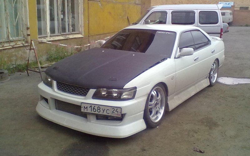 Laurel c35 капот