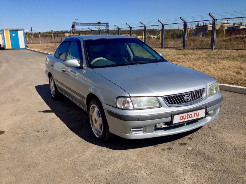 Nissan Sunny 2000 год