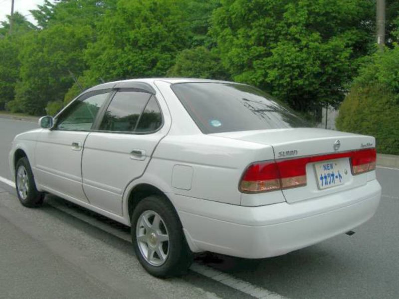 Nissan Sunny 1998 седан