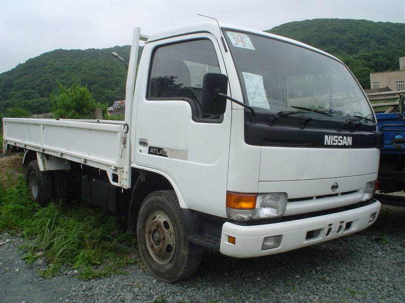 Nissan Atlas 300