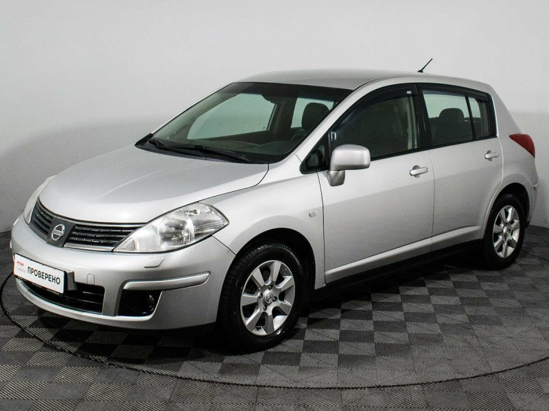 Nissan Tiida 2011