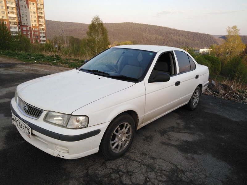 Nissan Sunny b15 белый