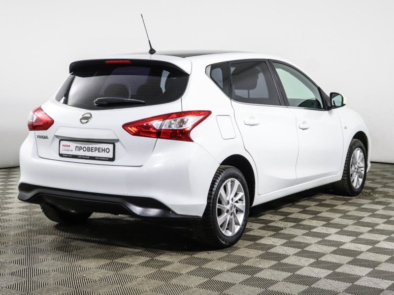 Nissan Tiida 2013 хэтчбек