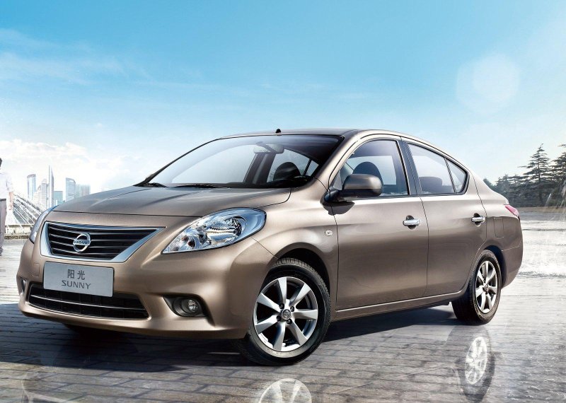 Nissan Sunny 2012