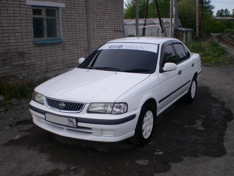 Nissan Sunny 1986 хэтчбек