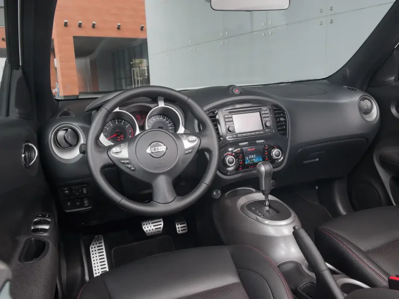 Nissan Juke 2011 салон