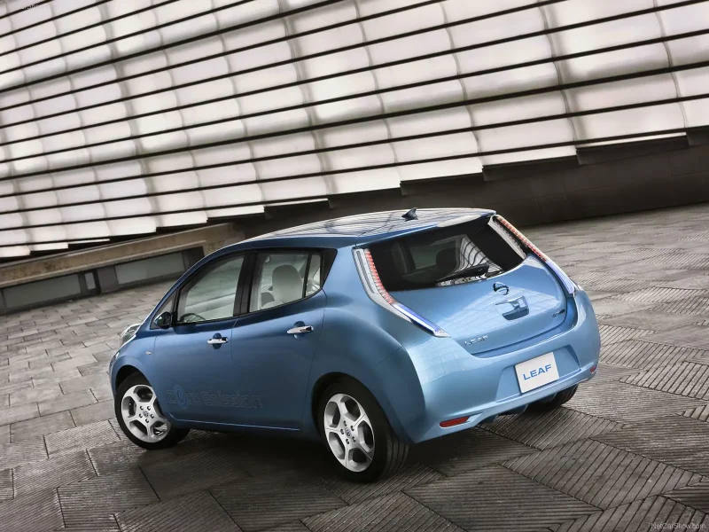 Nissan Leaf 2014 электромобиль
