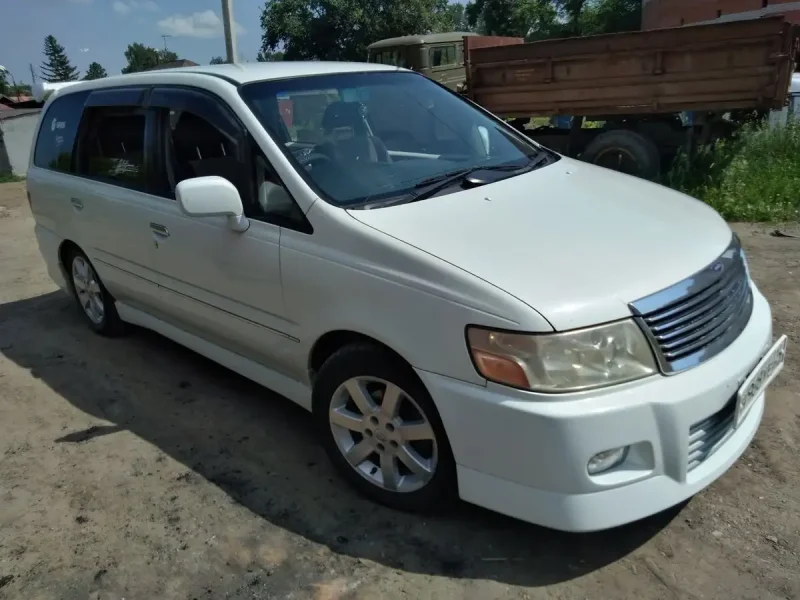 Nissan Bassara 2001