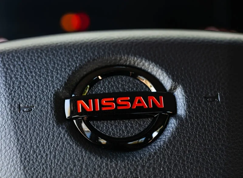 Nissan значок новый
