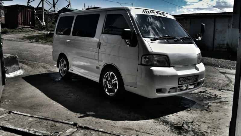 Nissan Vanette в обвесе