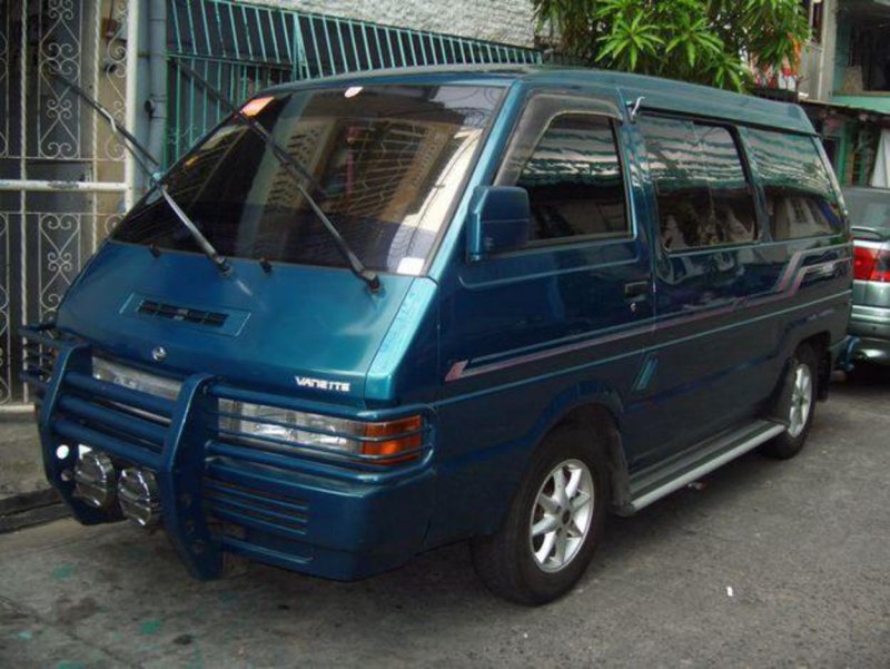 Nissan Vanette largo