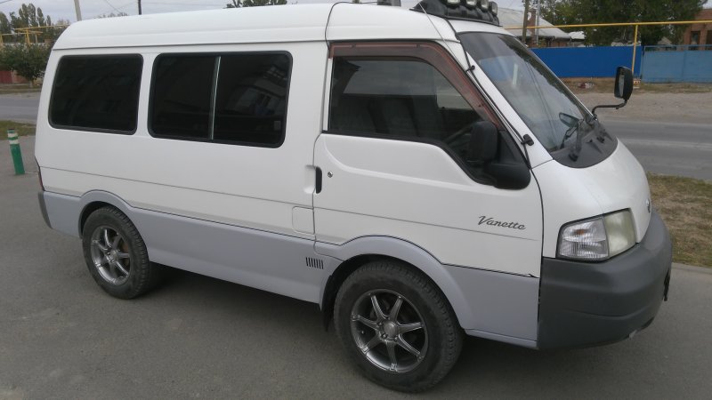 Nissan Vanette 2001