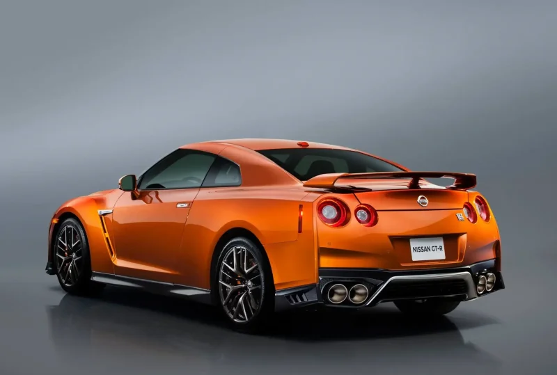 Nissan GTR 2017 оранжевый