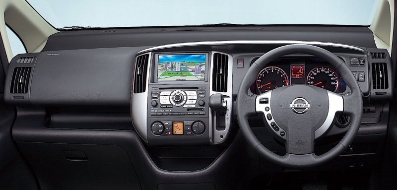 Nissan Serena 2010 Interior