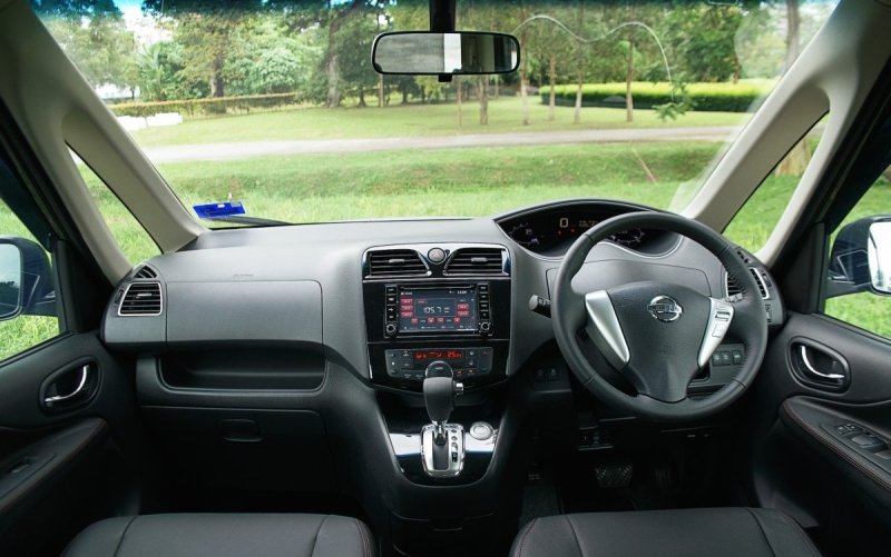 Nissan Serena 2010 Interior