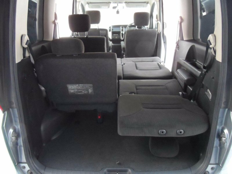 Nissan Serena 2010 Interior