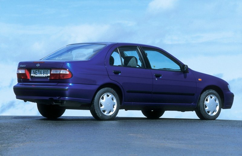 Nissan Almera n15 1998