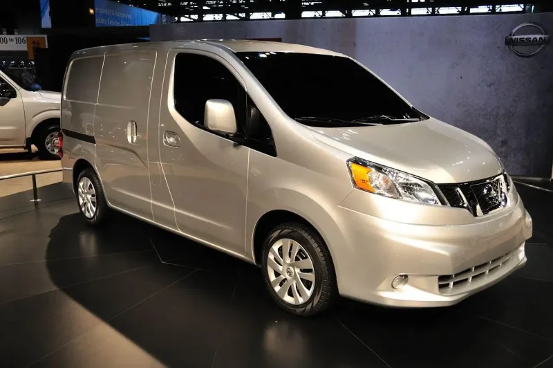 Nissan nv200 фургон