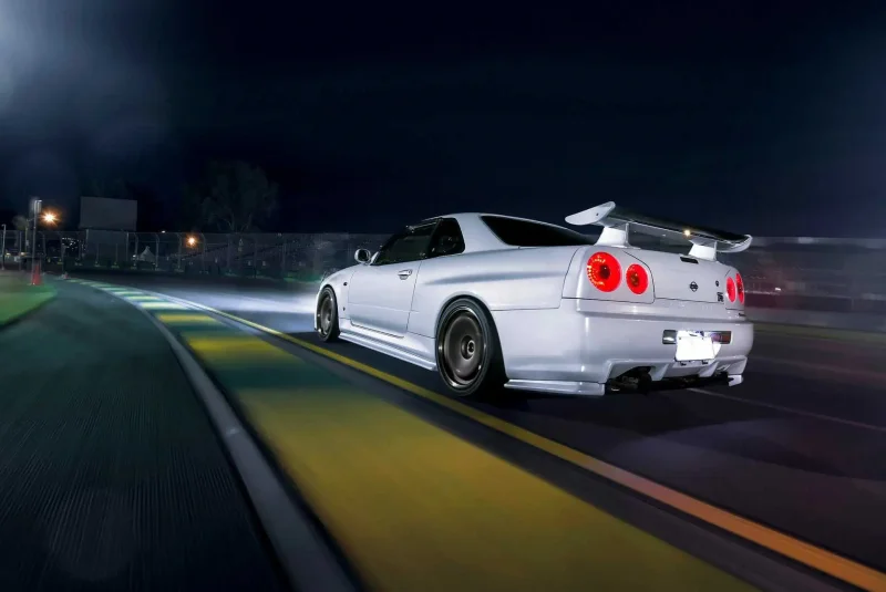 Nissan Skyline GTR 34 белый