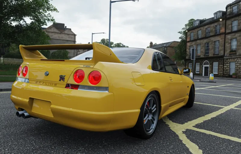 Nissan Skyline r33 Yellow