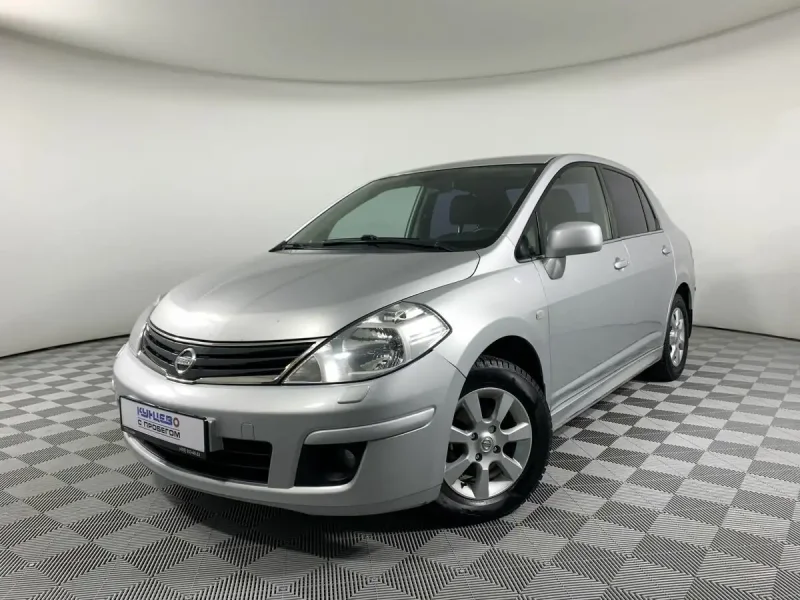 Ниссан тиида 2012 год. Nissan Tiida 2012. Ниссан Тиида 2012. Nissan Tiida 2012 хэтчбек синего цвета. Nissan Tiida i Рестайлинг, Размеры.