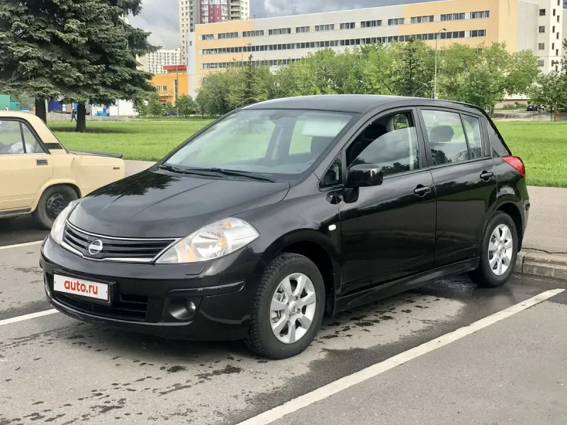 Nissan Tiida 2012 хэтчбек